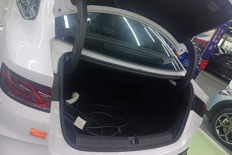 Used BYD Qin L 2024 DM-i 80KM Leading Model Trunk