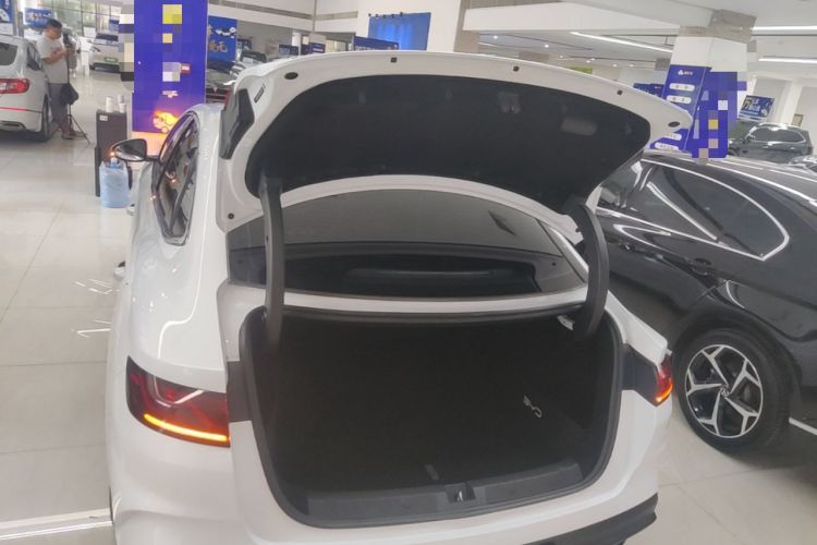 Used BYD Qin L 2024 DM-i 120KM Leading Model Trunk