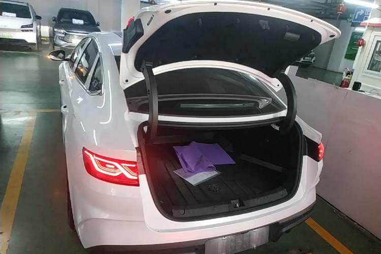 Used BYD Qin L 2024 DM-i 120KM Leading Model Trunk