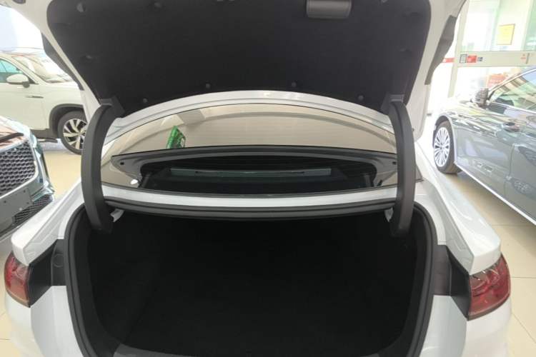 Used BYD Qin L 2024 DM-i 120KM Leading Model Trunk