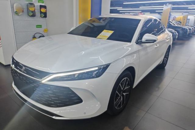 Ojetý BYD Qin L 2024 DM-i 120KM Leading Model