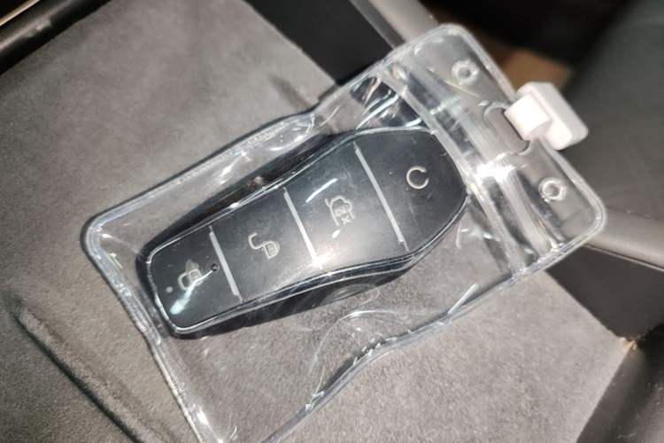Used BYD Qin L 2024 DM-i 120KM Excellence Model Vehicle Key