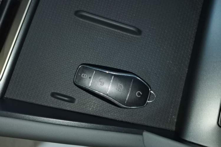 Used BYD Qin L 2024 DM-i 120KM Beyond Model Vehicle Key
