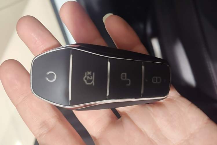 Used BYD Qin L 2024 DM-i 120KM Leading Model Vehicle Key