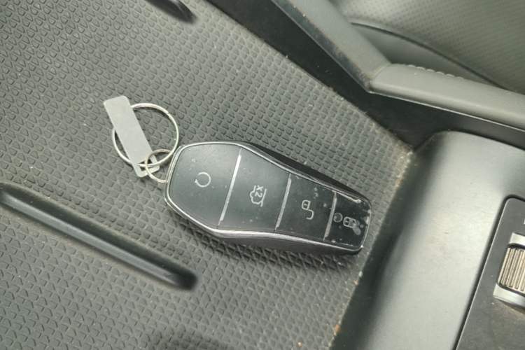 Used BYD Qin L 2024 DM-i 80KM Beyond Model Vehicle Key