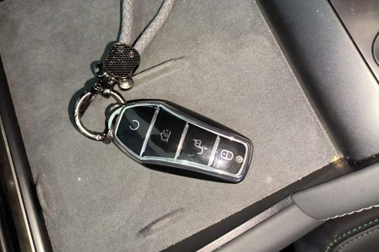 Used BYD Qin L 2024 DM-i 120KM Excellence Model Vehicle Key