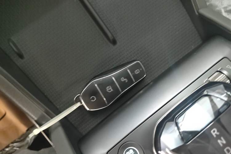 Used BYD Qin L 2024 DM-i 80KM Leading Model Vehicle Key