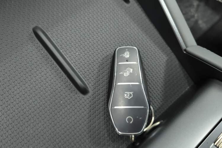 Used BYD Qin L 2024 DM-i 120KM Beyond Model Vehicle Key