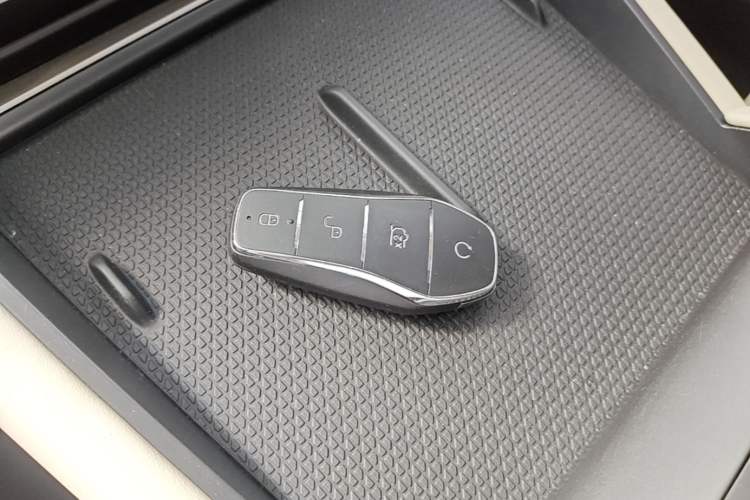 Used BYD Qin L 2024 DM-i 120KM Leading Model Vehicle Key