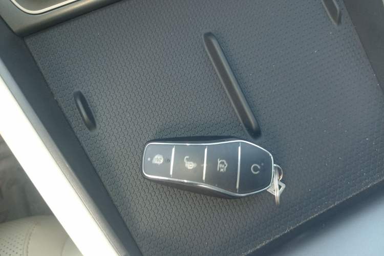 Used BYD Qin L 2024 DM-i 120KM Leading Model Vehicle Key