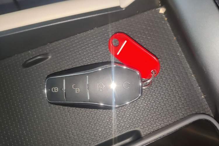 Used BYD Qin L 2024 DM-i 120KM Leading Model Vehicle Key