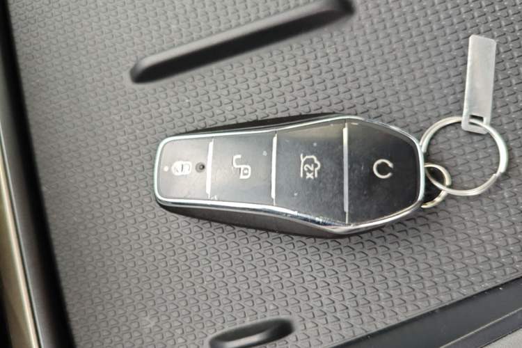 Used BYD Qin L 2024 DM-i 80KM Beyond Model Vehicle Key