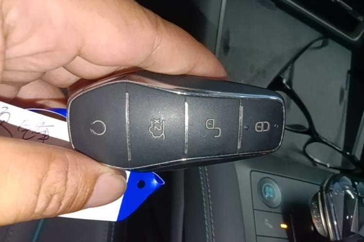 Used BYD Qin L 2024 DM-i 120KM Excellence Model Vehicle Key