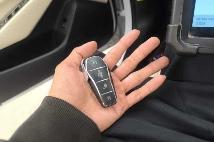 Used BYD Qin L 2024 DM-i 80KM Leading Model Vehicle Key
