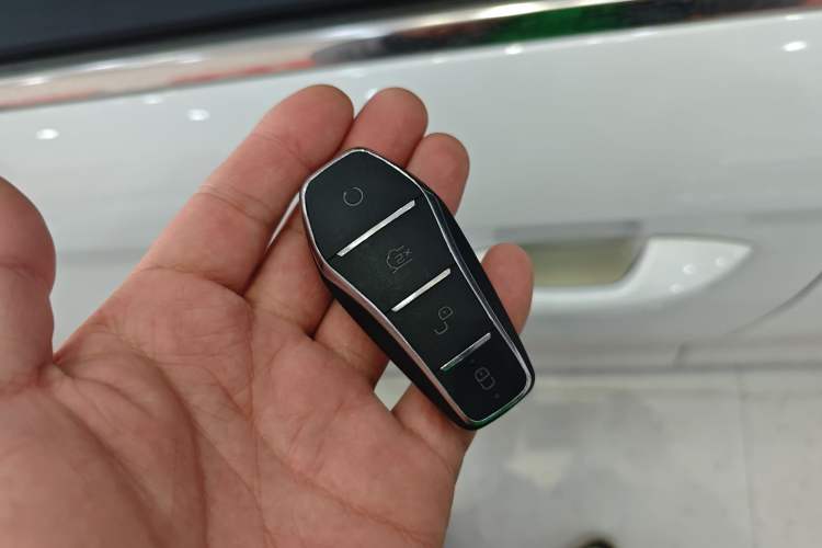Used BYD Qin L 2024 DM-i 120KM Leading Model Vehicle Key