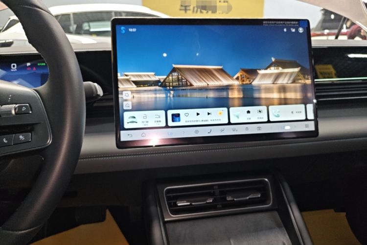 Used BYD Qin L 2025 EV 545KM Excellence Edition Audio And AC Panel
