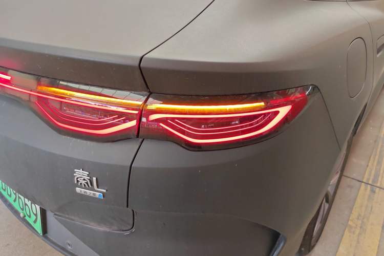 Used BYD Qin L 2025 EV 545KM Beyond Version Right Rear Taillight