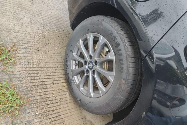 Used BYD Qin L 2025 DM-i Smart Drive 80KM Leading Model Right Rear Wheel Hub