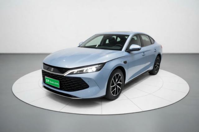 Ojetý BYD Qin L 2025 DM-i Smart Drive 120KM Superior Model