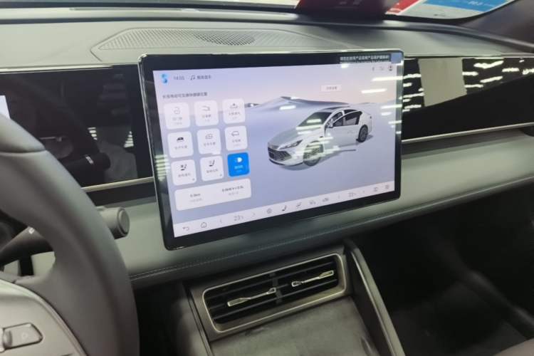 Used BYD Qin L 2025 DM-i Smart Drive 120KM Superior Model Audio And AC Panel