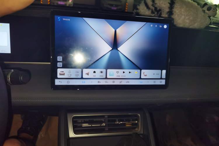 Used BYD Qin L 2025 DM-i Smart Drive 80KM Leading Model Audio And AC Panel