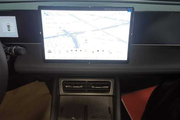 Used BYD Qin L 2025 DM-i Smart Drive 80KM Leading Model Audio And AC Panel