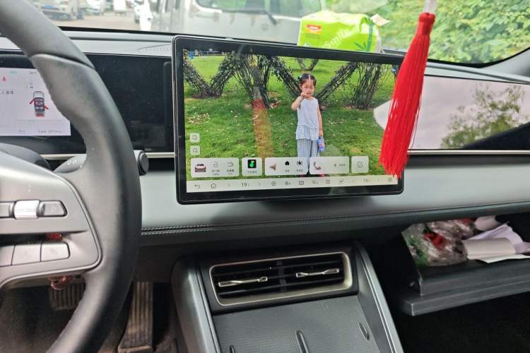 Used BYD Qin L 2025 DM-i Smart Drive 80KM Leading Model Audio And AC Panel
