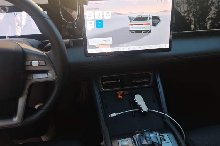 Used BYD Qin L 2025 DM-i Smart Drive 80KM Leading Model Audio And AC Panel
