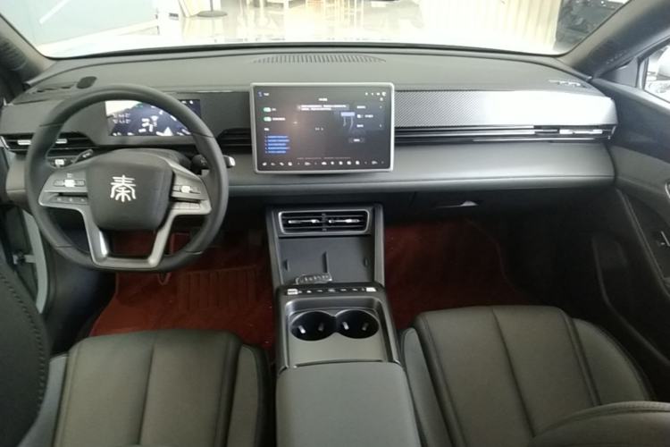 Used BYD Qin L 2025 EV 470KM Leading Edition Center Console
