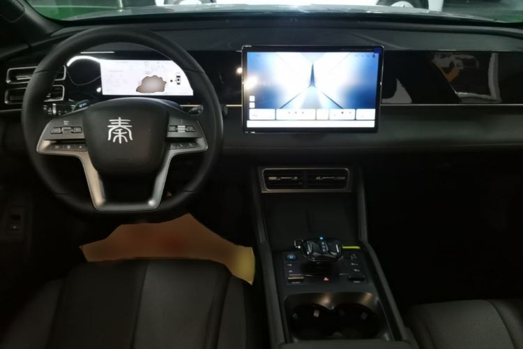 Used BYD Qin L 2025 DM-i Smart Drive 80KM Leading Model Center Console