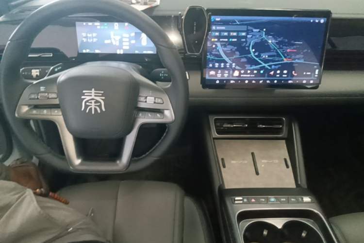Used BYD Qin L 2025 EV 545KM Beyond Version Center Console