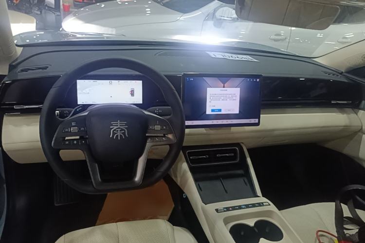 Used BYD Qin L 2025 EV 545KM Beyond Version Center Console