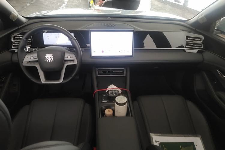 Used BYD Qin L 2025 DM-i Smart Drive 120KM Leading Model Center Console