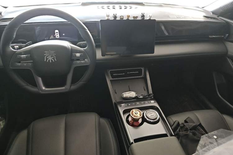 Used BYD Qin L 2025 EV 470KM Leading Edition Center Console