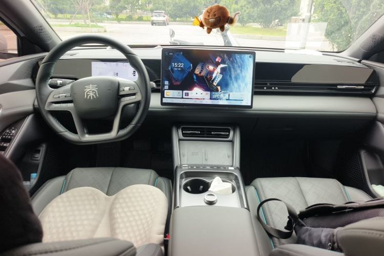 Used BYD Qin L 2025 EV 545KM Excellence Edition Center Console