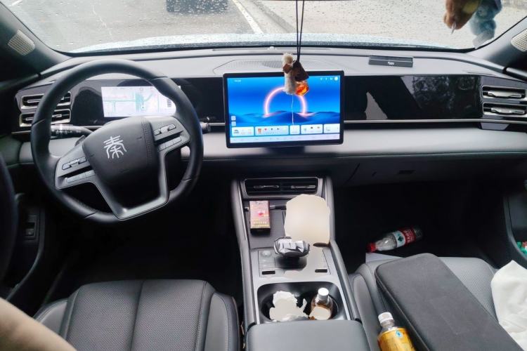 Used BYD Qin L 2025 DM-i Smart Drive 120KM Leading Model Center Console
