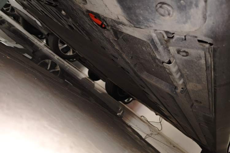 Used BYD Qin L 2025 DM-i Smart Drive 120KM Superior Model Chassis Front Left