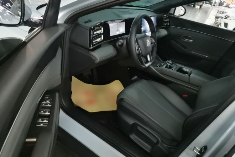 Used BYD Qin L 2025 DM-i Smart Drive 80KM Leading Model Driver Seat