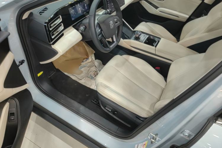 Used BYD Qin L 2025 DM-i Smart Drive 80KM Superior Model Driver Seat