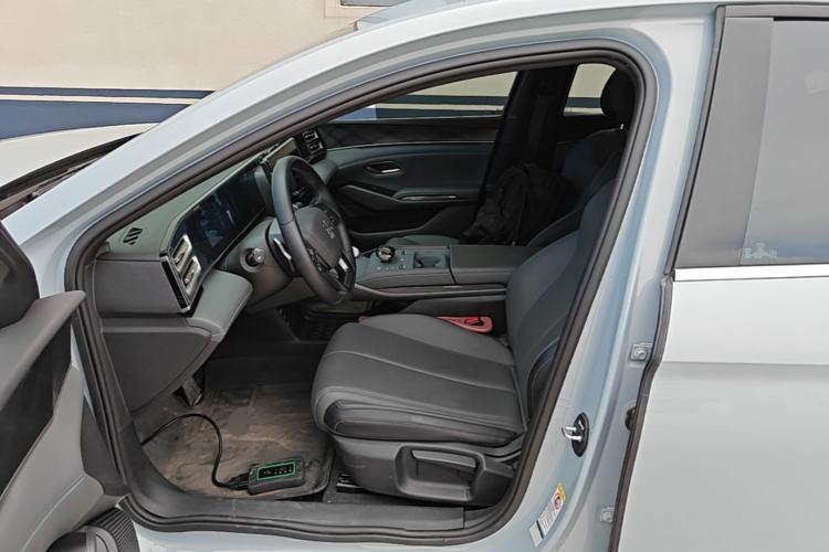 Used BYD Qin L 2025 DM-i Smart Drive 80KM Leading Model Driver Seat