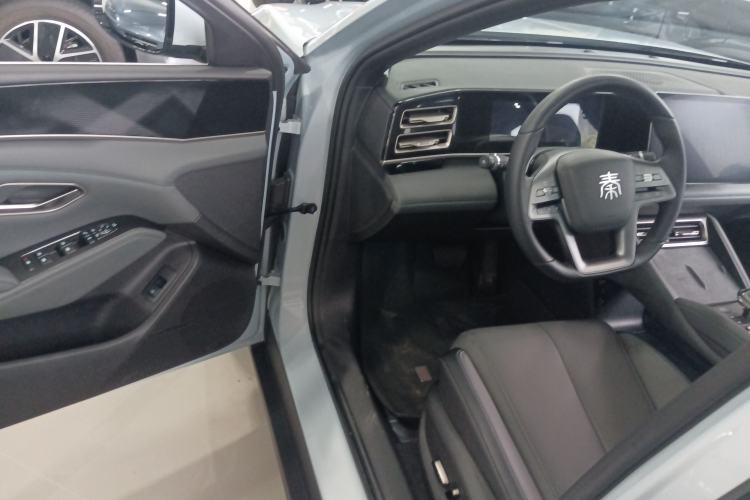 Used BYD Qin L 2025 DM-i Smart Drive 120KM Superior Model Driver Seat