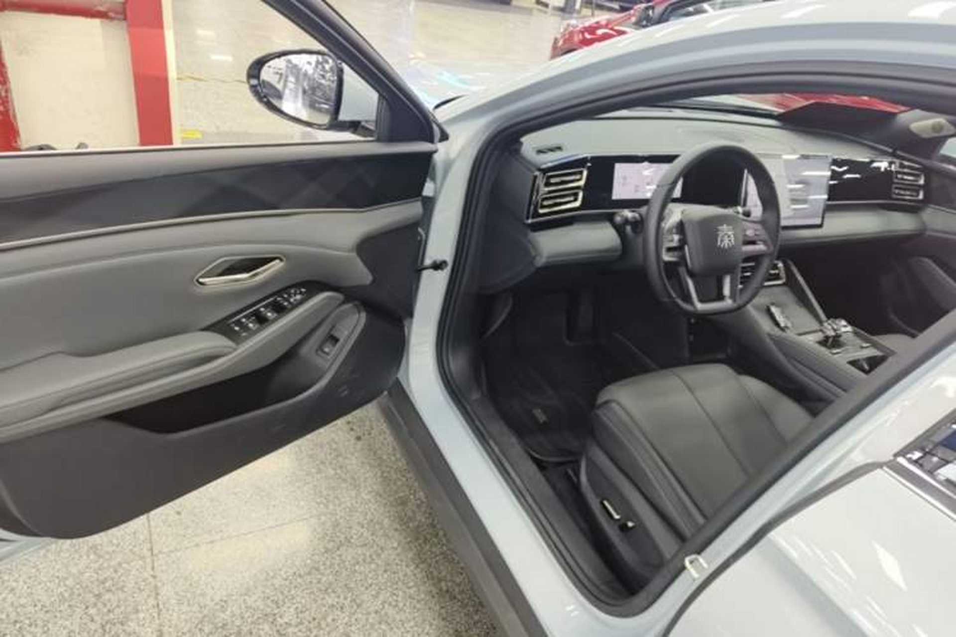 Used BYD Qin L 2025 DM-i Smart Drive 120KM Superior Model Driver Seat