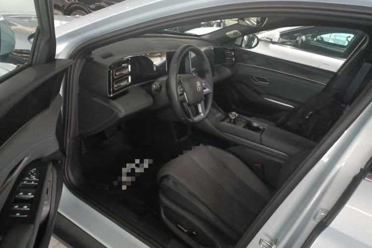 Used BYD Qin L 2025 DM-i Smart Drive 120KM Superior Model Driver Seat
