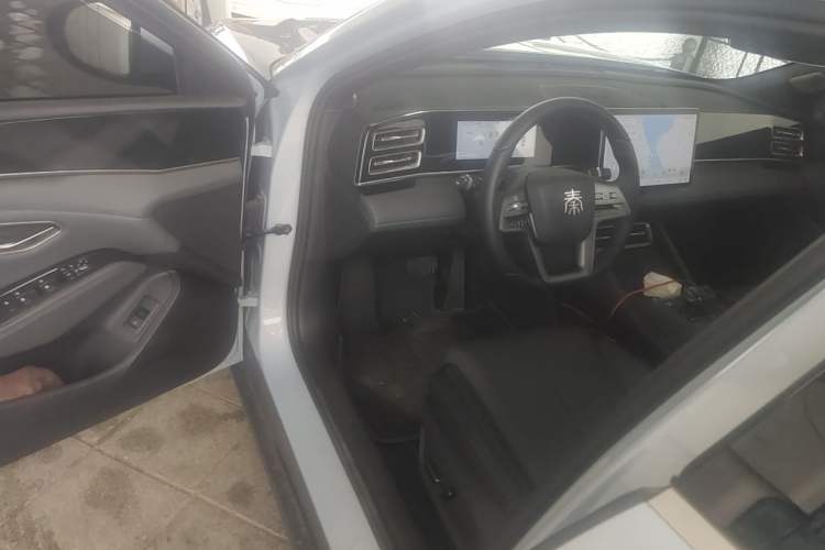 Used BYD Qin L 2025 DM-i Smart Drive 120KM Leading Model Driver Seat