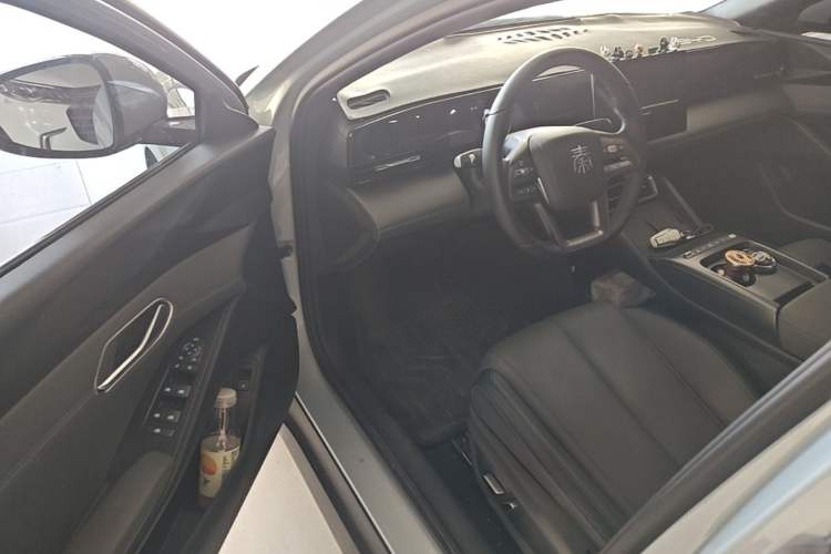 Used BYD Qin L 2025 EV 470KM Leading Edition Driver Seat