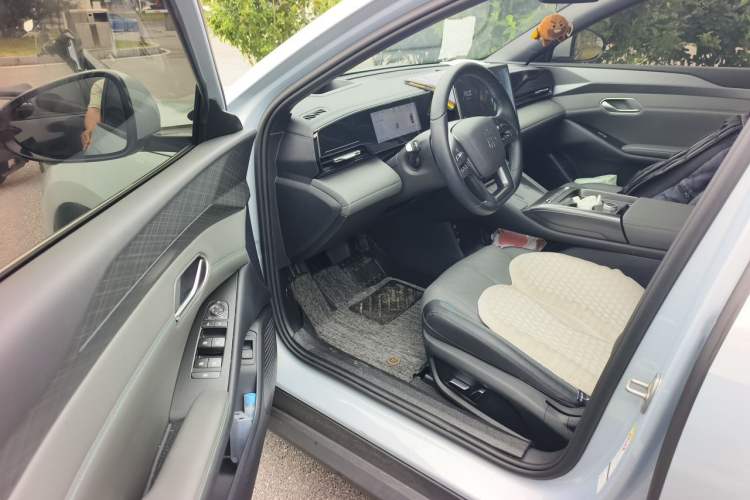 Used BYD Qin L 2025 EV 545KM Excellence Edition Driver Seat