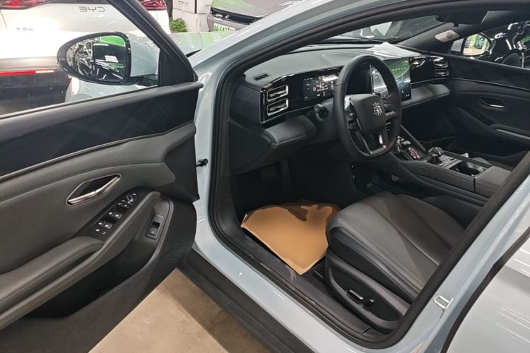Used BYD Qin L 2025 DM-i Smart Drive 120KM Superior Model Driver Seat