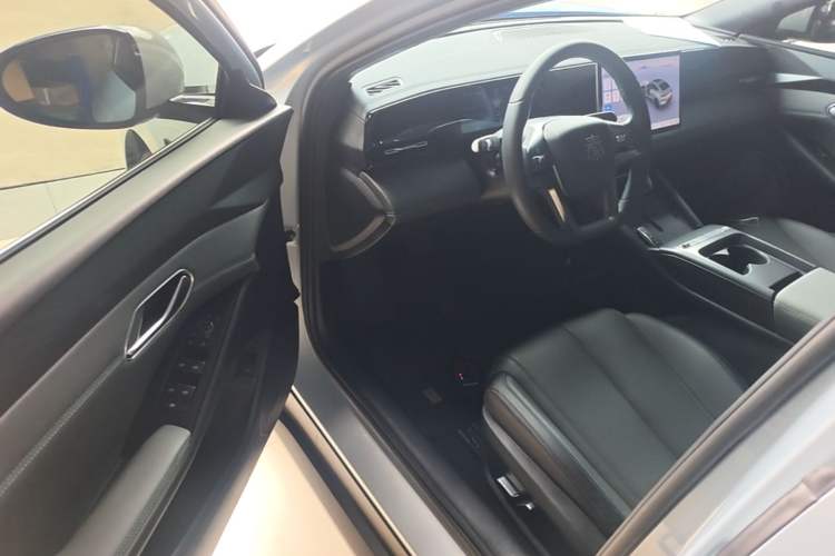 Used BYD Qin L 2025 EV 545KM Beyond Version Driver Seat