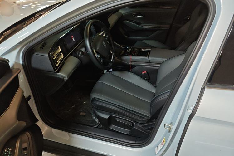 Used BYD Qin L 2025 DM-i Smart Drive 80KM Leading Model Driver Seat