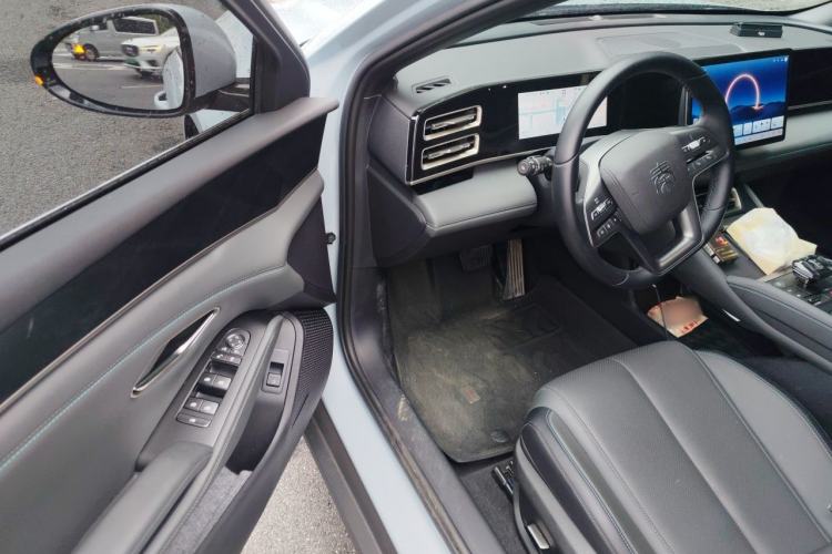 Used BYD Qin L 2025 DM-i Smart Drive 120KM Leading Model Driver Seat